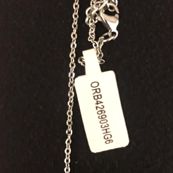 2/$14 💀| Hidden Gems Necklace - Picture 2 of 3